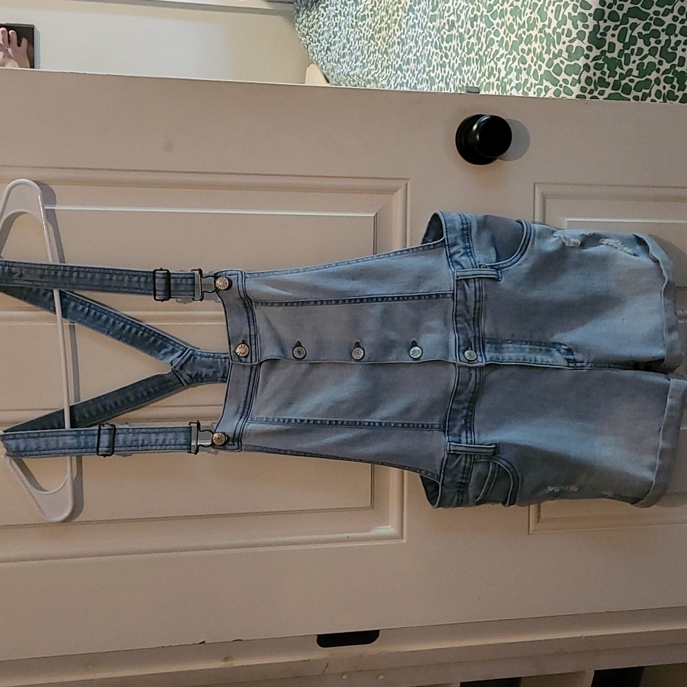 Overall shorts